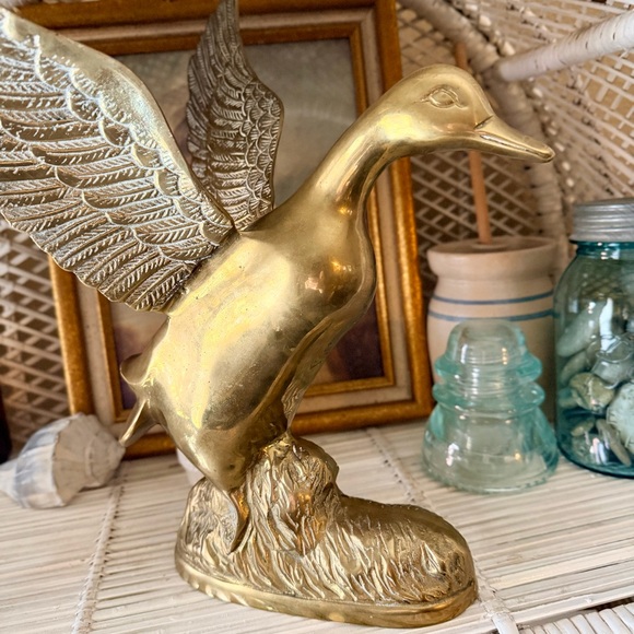 Vintage Large Brass Flying Duck Figurine - Picture 5 of 12